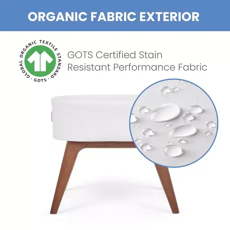Culla portatile Aero con gambe in legno, bianca