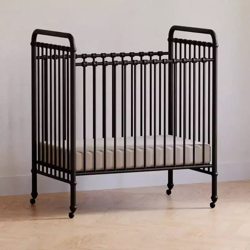 Culla Mini in Metallo Convertibile 3-in-1 Abigail