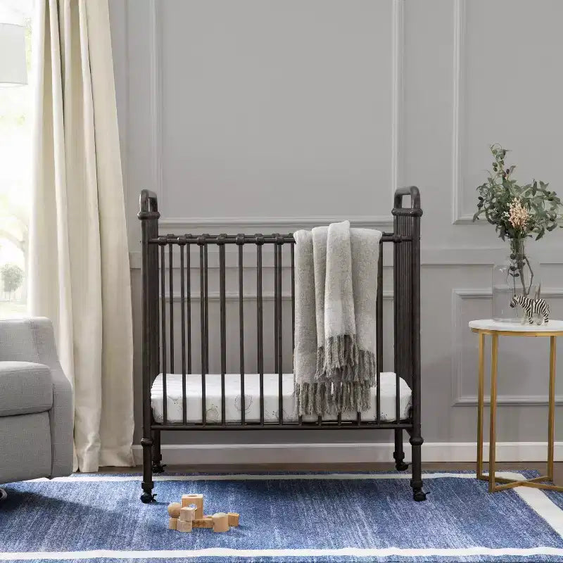 Culla Mini in Metallo Convertibile 3-in-1 Abigail