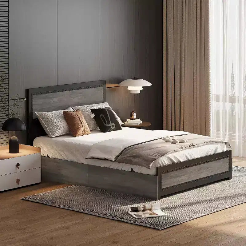 Struttura letto matrimoniale Queen Size con quattro cassetti portaoggetti e stazione di ricarica, letto a piattaforma rivettato con testiera, supporto a doghe in metallo, grigio